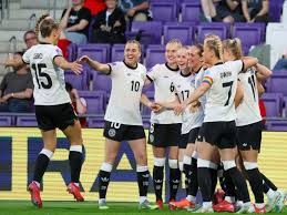 萨索罗对阵尤文图斯 来源：尤文官方推特萨索罗对阵尤文图斯 来源：尤文官方推特