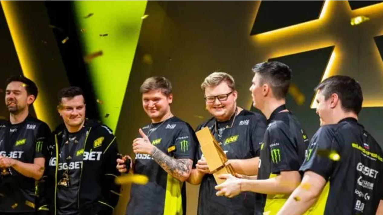 成功地更进 成功地更进